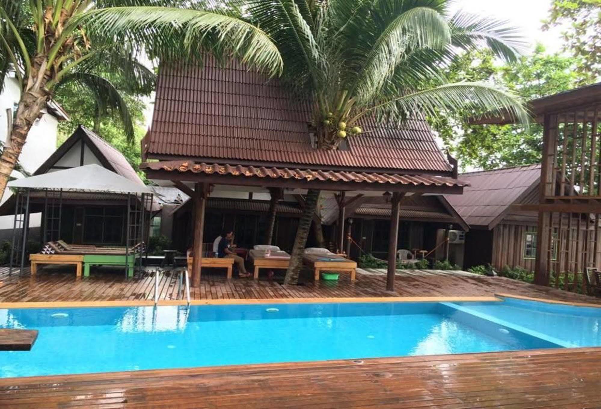 Apple Beachfront Resort Trat Eksteriør billede